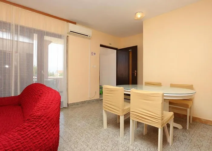 Guest house Suzi 3*